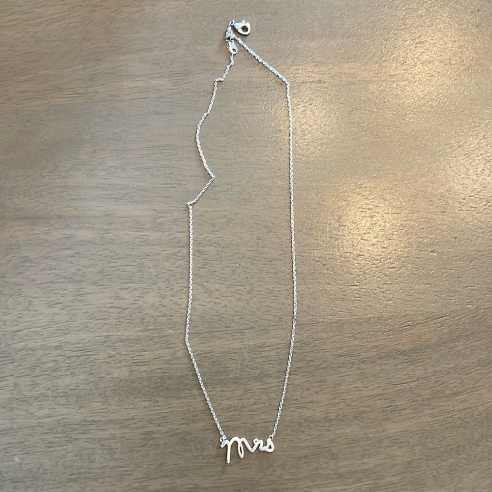 Sterling silver "Mrs" necklace
